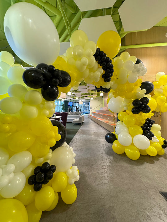 Free Standing Balloon Arch 8x10ft (set up/tear down included)+delivery charge